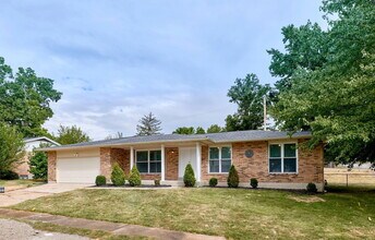 11003 Fawnhaven Dr in Sappington, MO - Foto de edificio - Building Photo