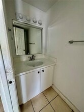 18111 NW 68th Ave, Unit I2XX in Hialeah, FL - Building Photo - Building Photo