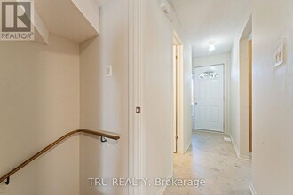 6406 Bilberry Dr in Ottawa, ON - Building Photo - Building Photo