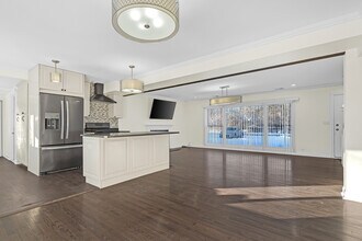 3225 Illinois Rd in Wilmette, IL - Foto de edificio - Building Photo