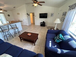 3581 Cape Haze Dr in Rotonda West, FL - Building Photo - Building Photo