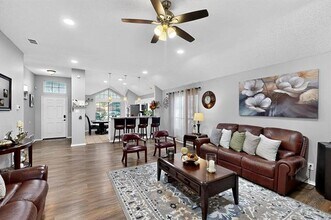 821 Parkwest Blvd in Saginaw, TX - Building Photo - Building Photo