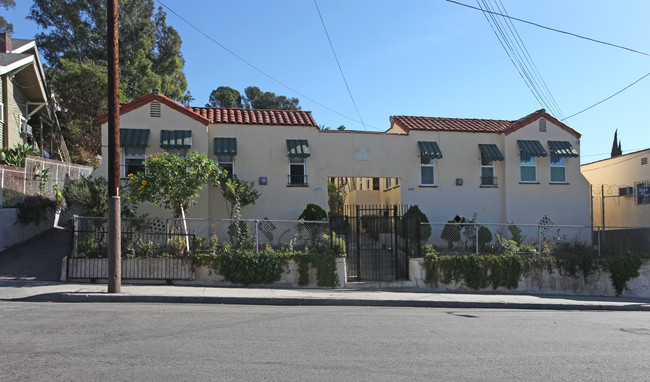 2460-2470 Eastlake Ave in Los Angeles, CA - Foto de edificio - Building Photo