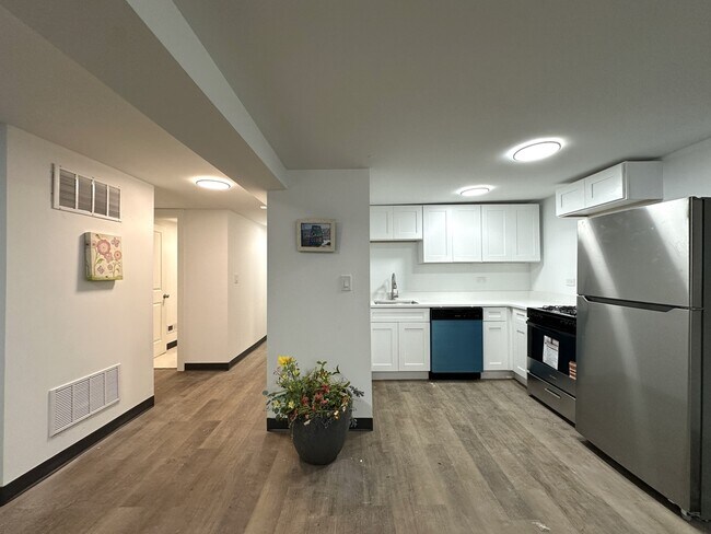 1626 N Fairfield Ave, Unit R00A in Chicago, IL - Building Photo - Building Photo