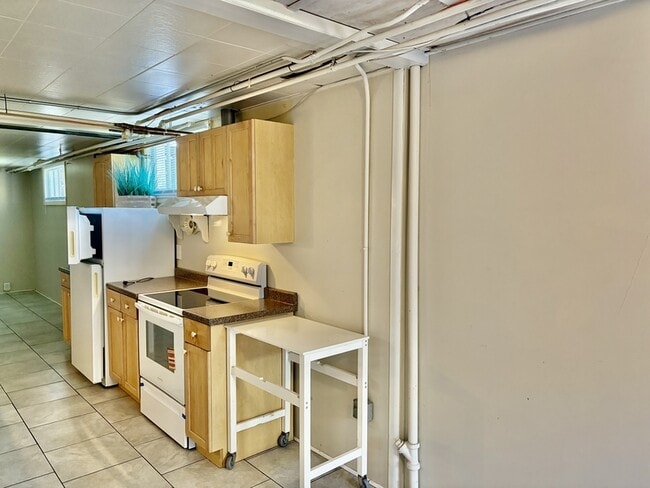 2732 Eldridge Ave in Bellingham, WA - Building Photo - Building Photo