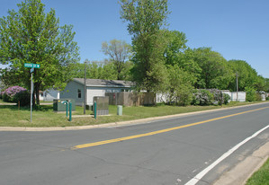 Lakeville Commons Apartments