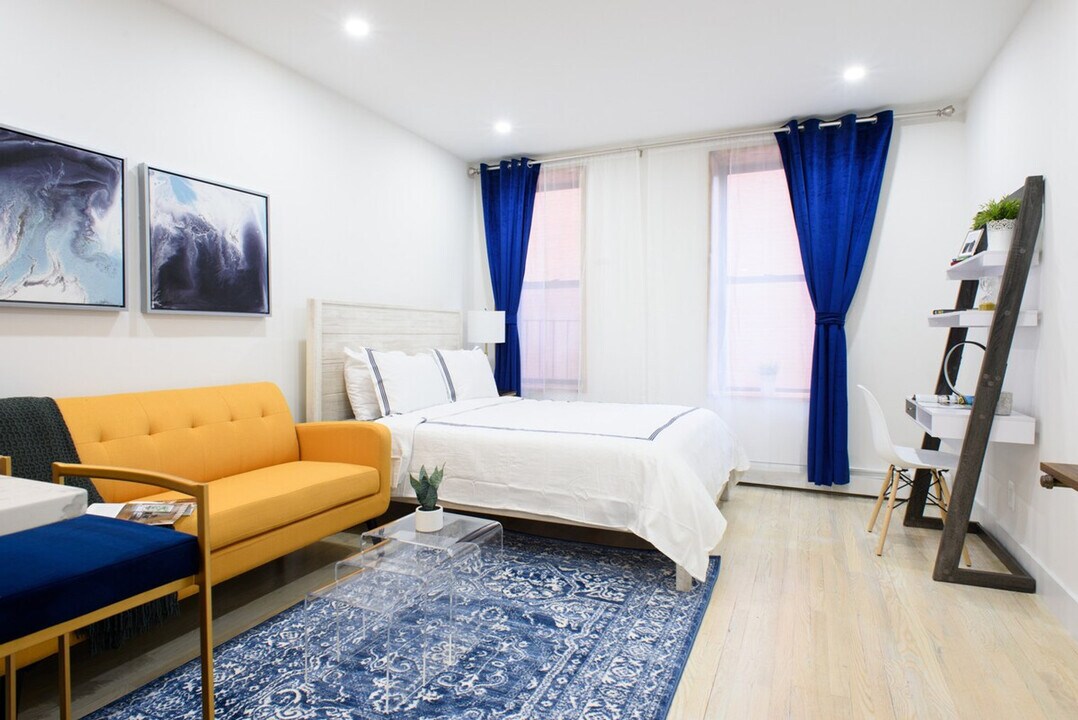1597 York Ave in New York, NY - Building Photo