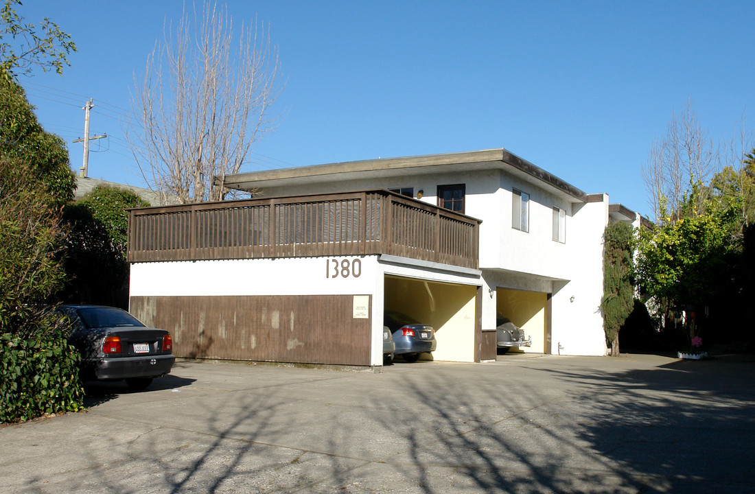 1380 Wright St in Santa Rosa, CA - Building Photo