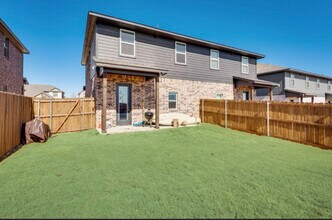 4933-5015 Villas Dr in Sanger, TX - Building Photo - Building Photo