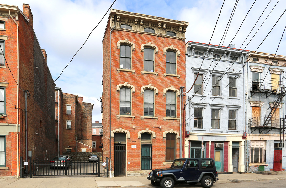 1443 Walnut St in Cincinnati, OH - Building Photo