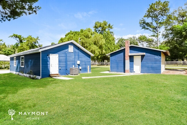 518 Wolfe St in Wildwood, FL - Foto de edificio - Building Photo