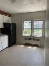 112 Burhans Ave, Unit 2 Spacious Bedroom unit in Yonkers, NY - Building Photo - Building Photo