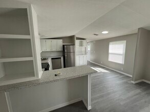 2320 Pioneer Dr in Lakeland, FL - Building Photo - Building Photo