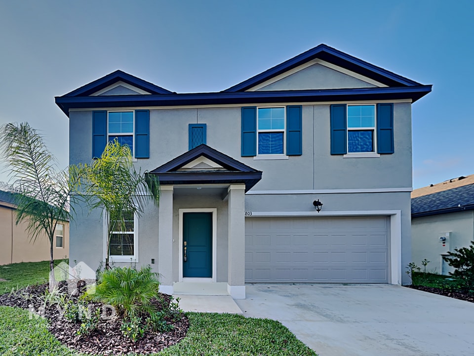 6803 Branham Mill Ct in Zephyrhills, FL - Foto de edificio