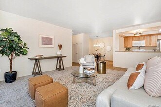 5999 Rancho Mission Rd in San Diego, CA - Building Photo - Building Photo