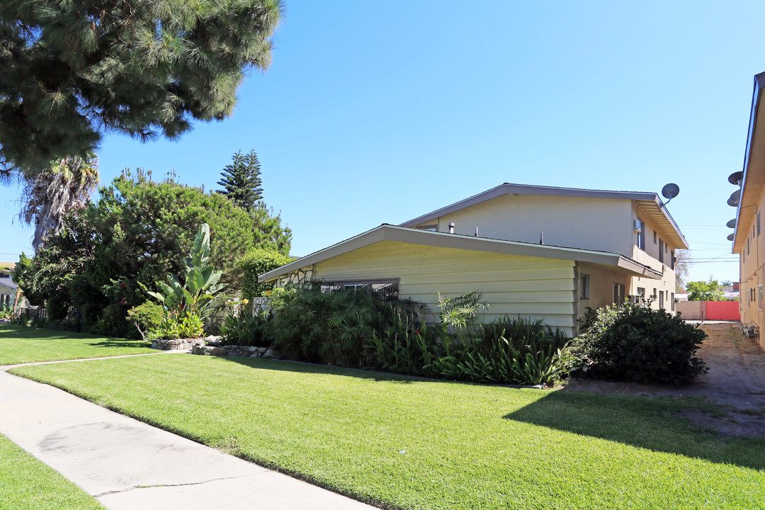 Alwood Garden in Garden Grove, CA - Building Photo