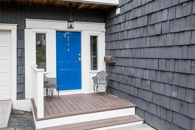 17 Edgewood Ave in Larchmont, NY - Building Photo - Building Photo