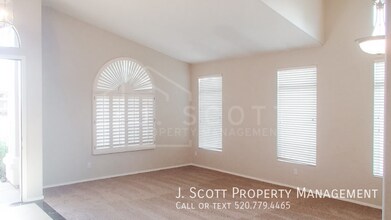 7417 W Candelaria Dr in Glendale, AZ - Building Photo - Building Photo