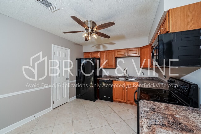 5946 Dewey Heights Rd in Pinson, AL - Building Photo - Building Photo