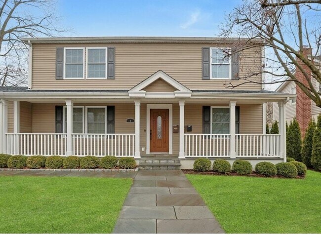 9 Holland St, Unit 2