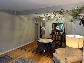 4128 N Lincoln Ave, Unit 2R in Chicago, IL - Building Photo - Building Photo