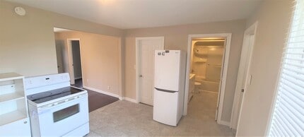 869 Elmhurst Rd in Winnipeg, MB - Building Photo - Building Photo