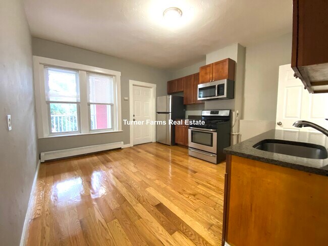 270 Bowdoin St, Unit 3 in Boston, MA - Foto de edificio - Building Photo