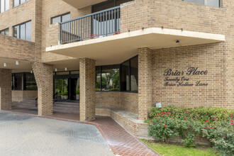 Briar Place in Houston, TX - Building Photo - Building Photo