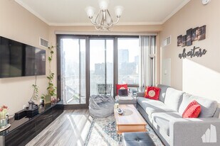 1 E 8th St, Unit 505 in Chicago, IL - Building Photo