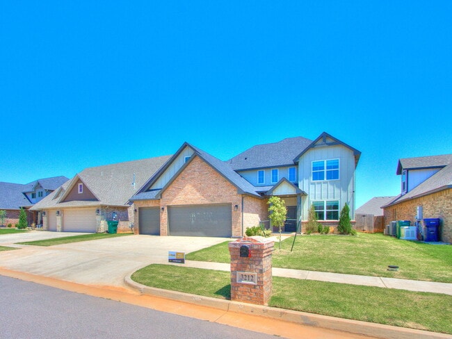 3212 Hayven Cir in Yukon, OK - Building Photo - Building Photo