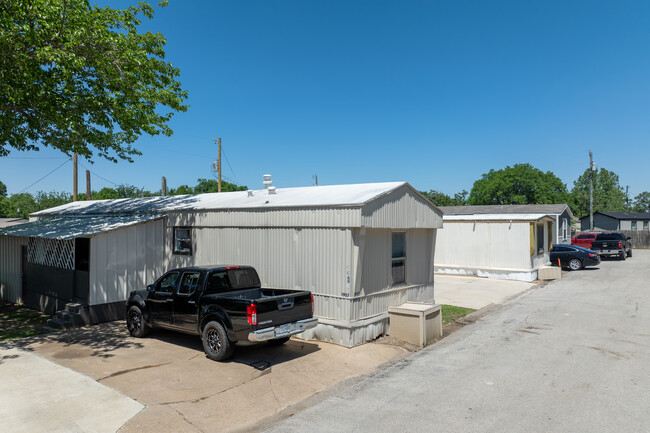 Glenn Heights Town & Country in Glenn Heights, TX - Building Photo - Primary Photo