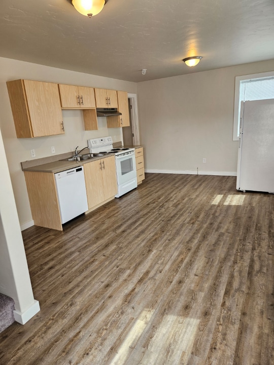 1401 Oakley Ave in Burley, ID - Building Photo