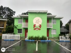 309 Avanda Ct, Unit 2 in Clearwater, FL - Building Photo