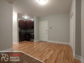 835 W Wolfram St, Unit 105 in Chicago, IL - Building Photo - Building Photo