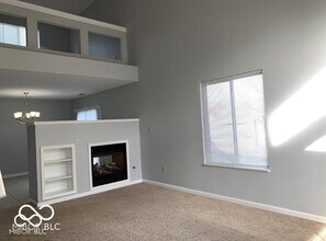 684 Mountain Pine Dr in Greenwood, IN - Building Photo - Building Photo