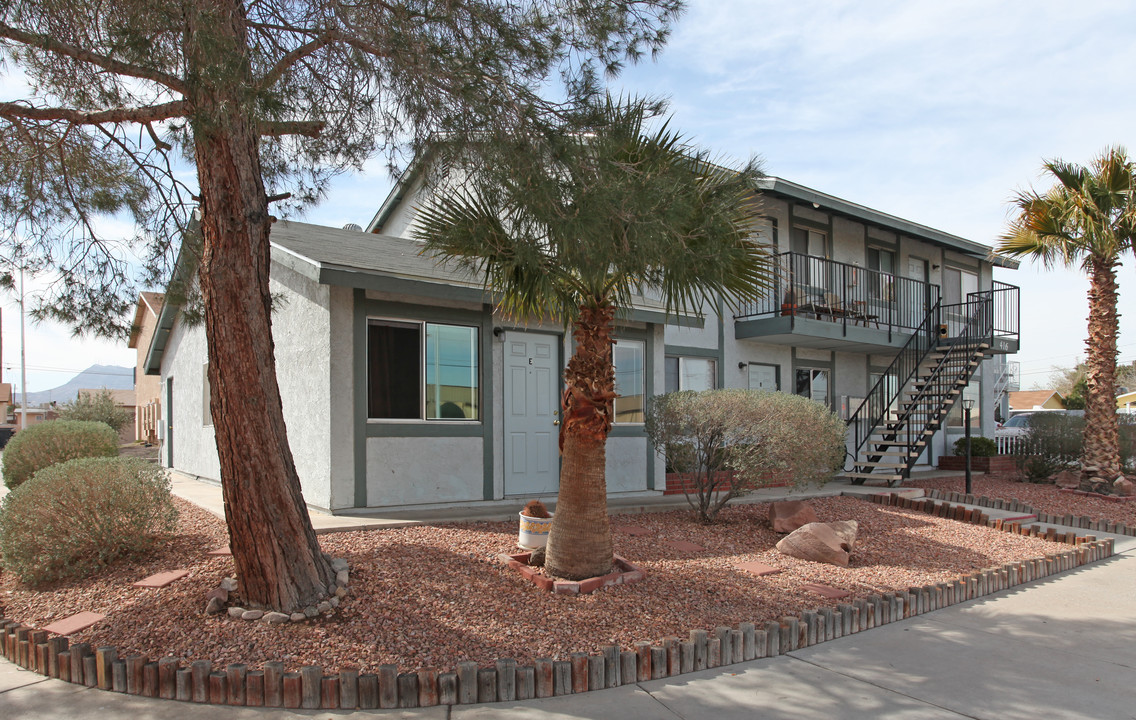 Merlayne Villas in Henderson, NV - Building Photo