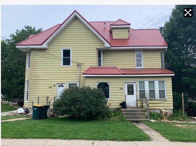 216 S. College Avenue, Unit Lower Unit Fox Lake in Fox Lake, WI - Building Photo - Building Photo