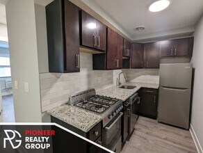 503 W Barry Ave, Unit 445-331 in Chicago, IL - Building Photo - Building Photo