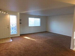 3043 Leah St NE in Salem, OR - Building Photo - Building Photo