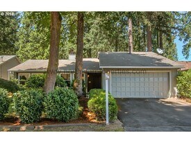 4235 Douglas Wy in Lake Oswego, OR - Building Photo