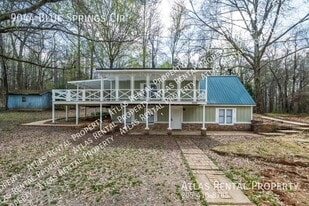 9044 Blue Springs Cir in Athens, AL - Building Photo