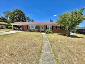 621 Welsh Pl in Fayetteville, NC - Building Photo