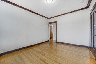 4744 W Roscoe St in Chicago, IL - Building Photo - Building Photo