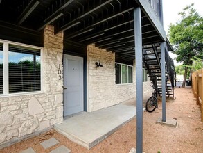 3503 Harmon Ave, Unit 105 in Austin, TX - Building Photo - Building Photo