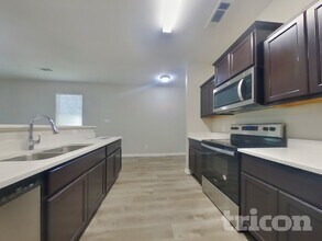 2055 Sweet Lilac Dr in Houston, TX - Foto de edificio - Building Photo