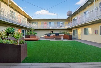 210 E 29th St-Unit -20 in Long Beach, CA - Building Photo - Building Photo