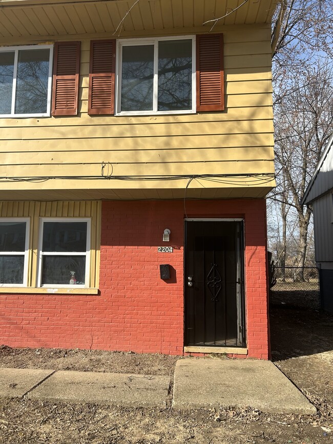 property at 2204 W 23rd St