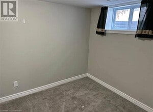 206 Dixon St in Kitchener, ON - Building Photo - Building Photo