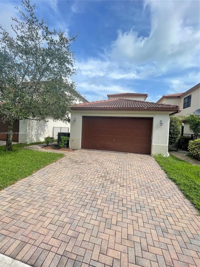 8290 NW 39th Ct in Pembroke Pines, FL - Building Photo - Building Photo