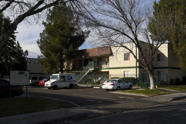 Pine Tree Apartments in San Jacinto, CA - Building Photo - Building Photo